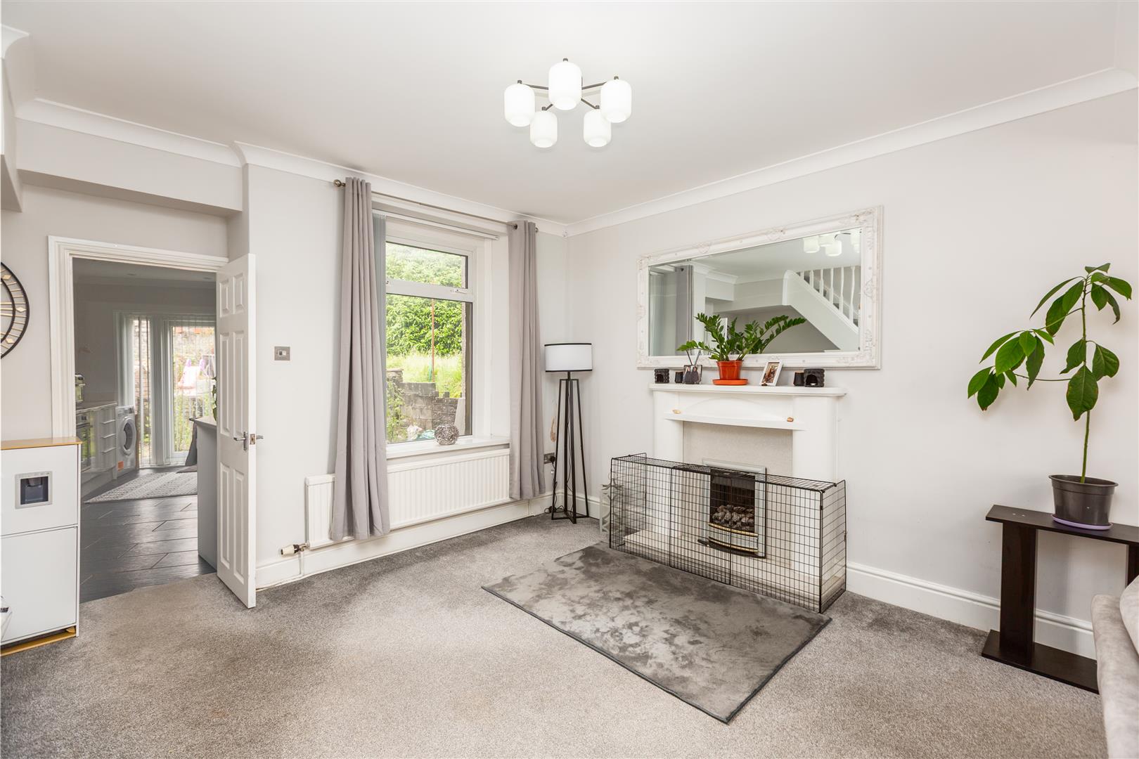 Llangyfelach Road, Treboeth, Swansea, SA5 9EL